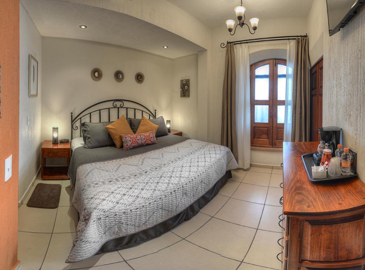 Hotel Santa Paula Таско де Аларкон Екстериор снимка